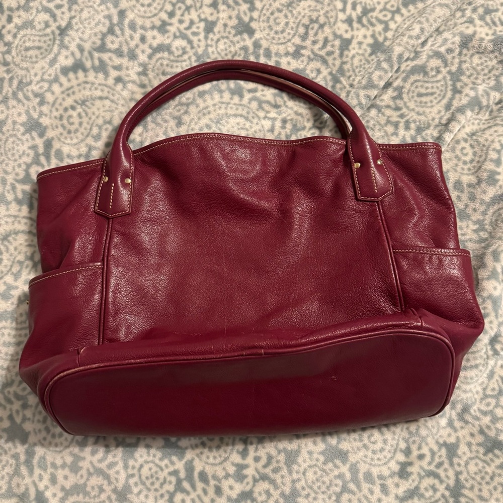 Dooney & Bourke Burgundy Leather weekender 22in by 16in - Picture 6 of 12